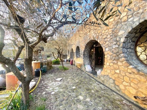 casa indipendente in vendita a Calice al Cornoviglio
