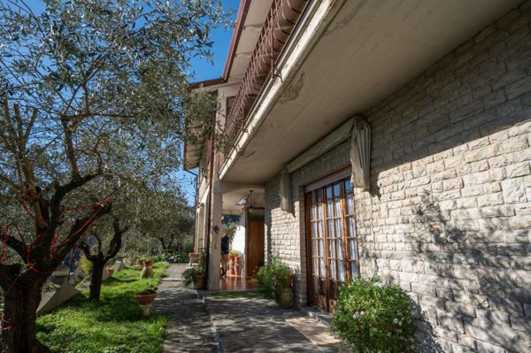 casa indipendente in vendita a Calice al Cornoviglio