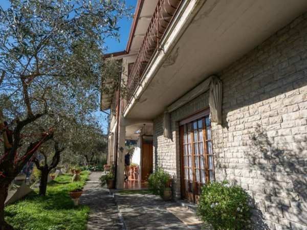 casa indipendente in vendita a Calice al Cornoviglio