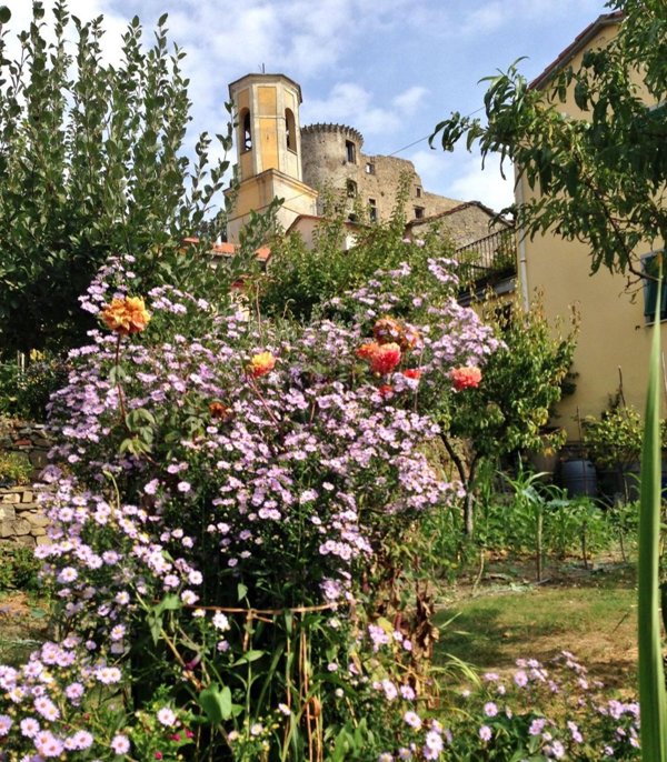 casa indipendente in vendita a Calice al Cornoviglio in zona Madrignano