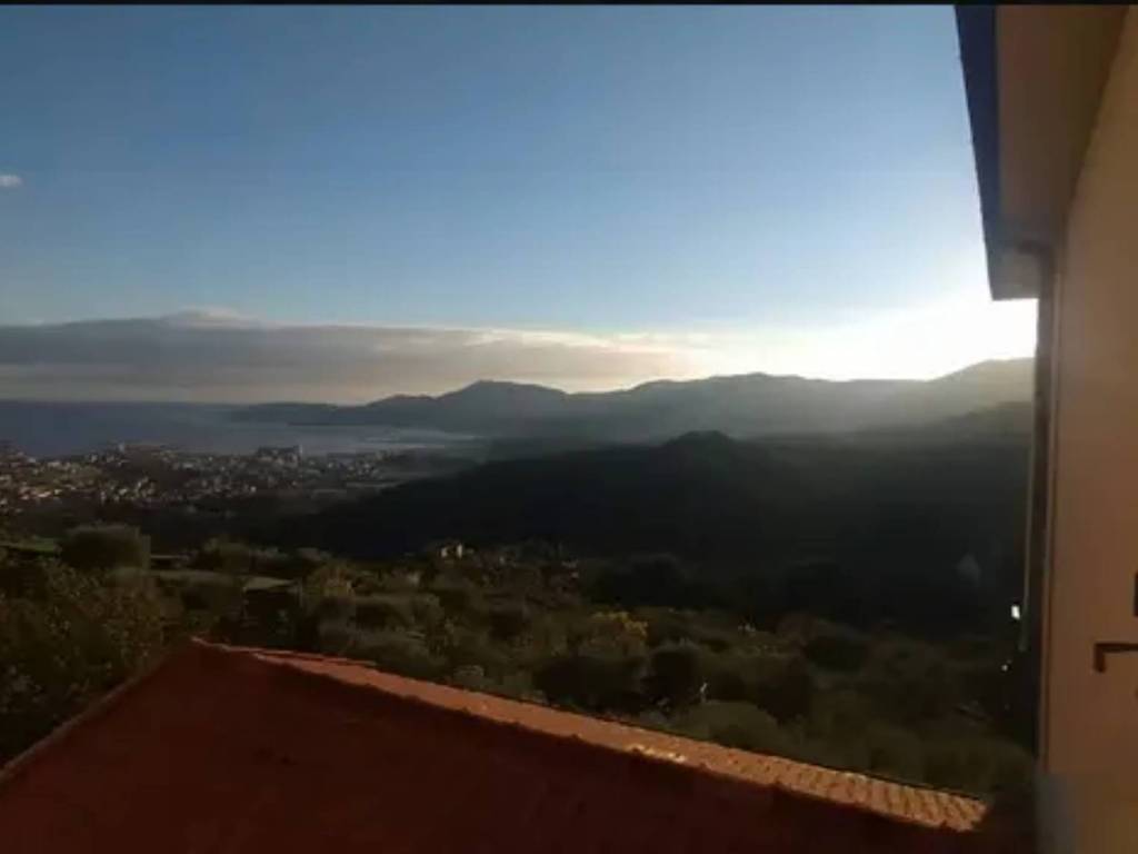 casa indipendente in vendita a Calice al Cornoviglio