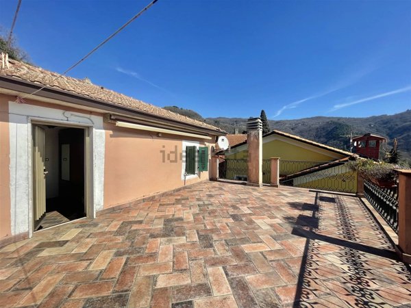 casa semindipendente in vendita a Calice al Cornoviglio