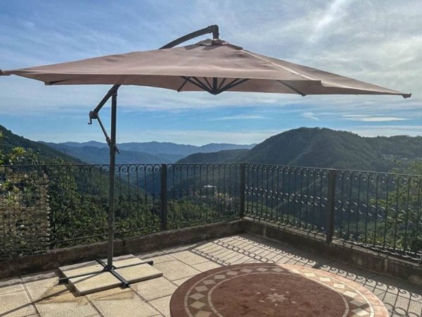 casa indipendente in vendita a Calice al Cornoviglio in zona Santa Maria