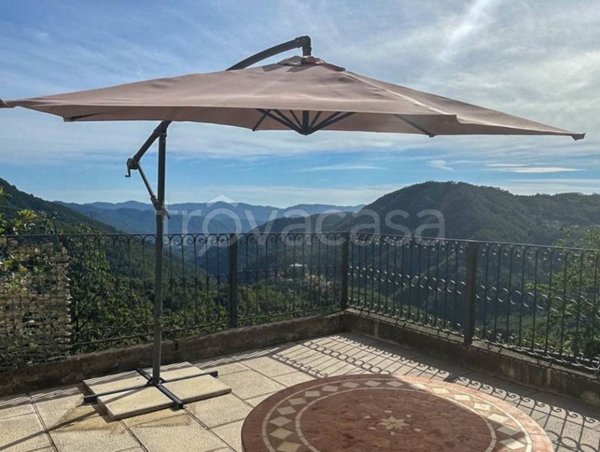 casa indipendente in vendita a Calice al Cornoviglio in zona Santa Maria