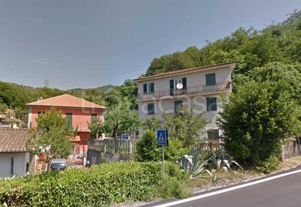 casa indipendente in vendita a Calice al Cornoviglio in zona Madrignano