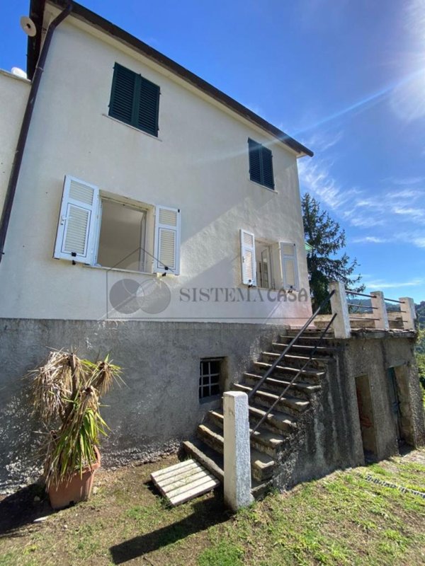 casa indipendente in vendita a Calice al Cornoviglio