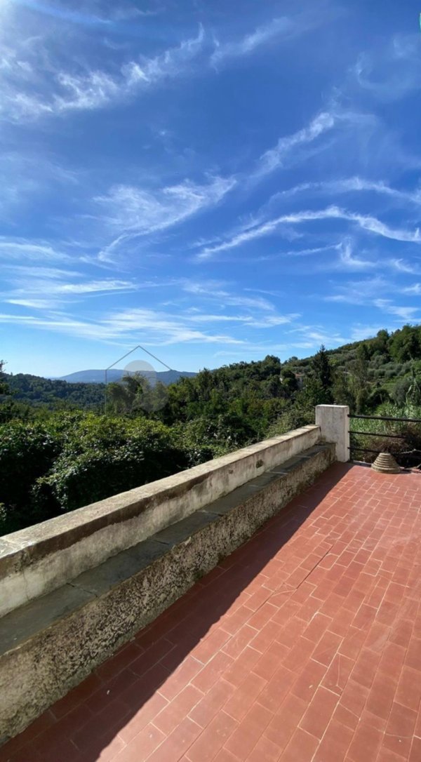 casa indipendente in vendita a Calice al Cornoviglio