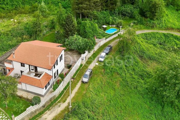 casa indipendente in vendita a Calice al Cornoviglio in zona Bruscarolo