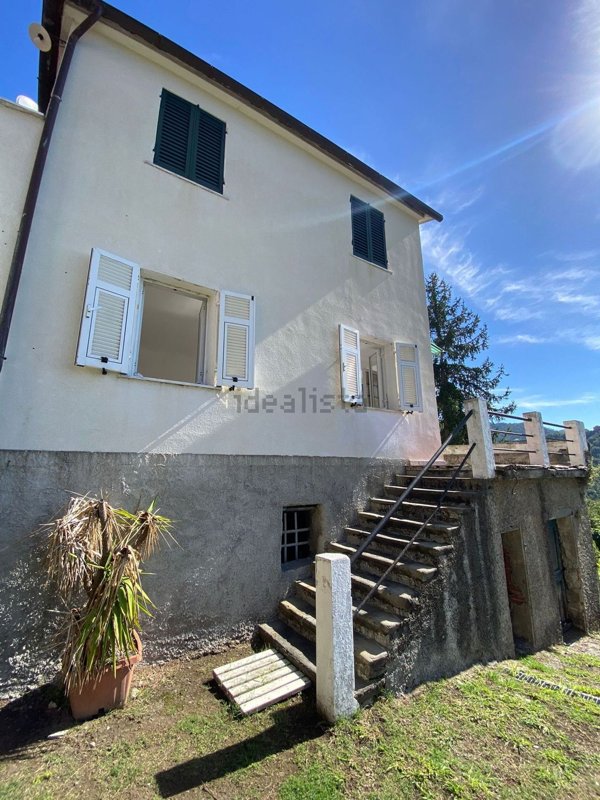 casa indipendente in vendita a Calice al Cornoviglio