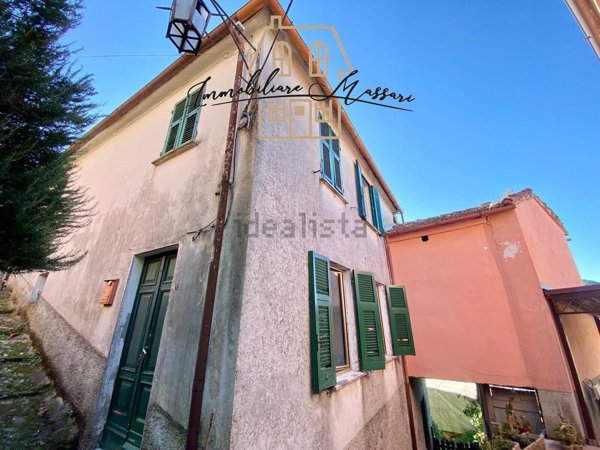 appartamento in vendita a Calice al Cornoviglio in zona Santa Maria