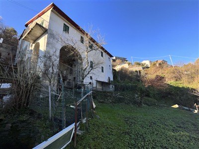 casa indipendente in vendita a Calice al Cornoviglio