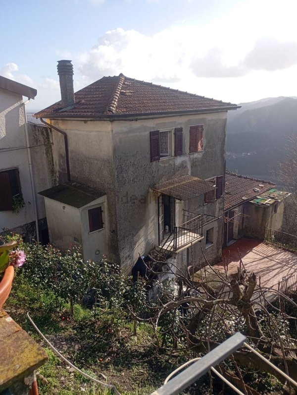 appartamento in vendita a Calice al Cornoviglio