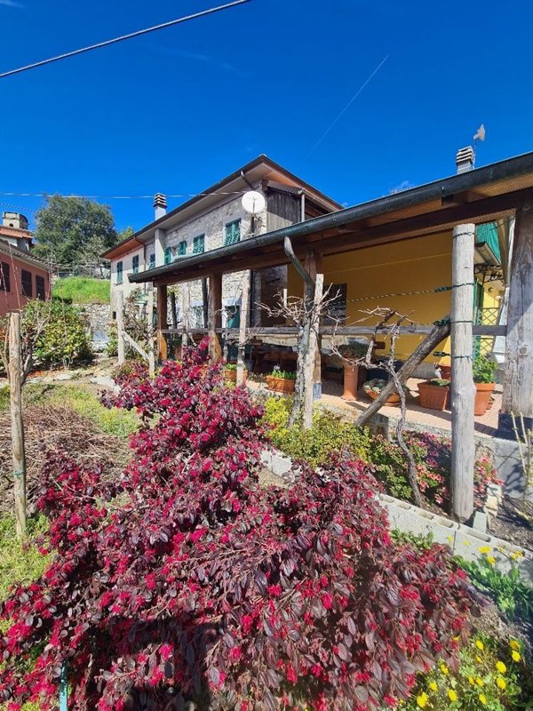 casa semindipendente in vendita a Calice al Cornoviglio