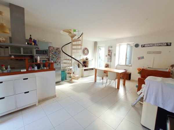 appartamento in vendita a Calice al Cornoviglio in zona Villagrossa