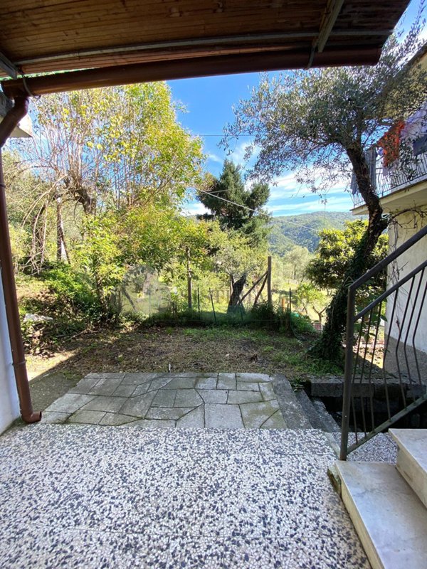 casa indipendente in vendita a Calice al Cornoviglio