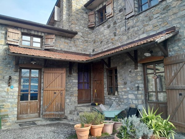 villa in vendita a Calice al Cornoviglio