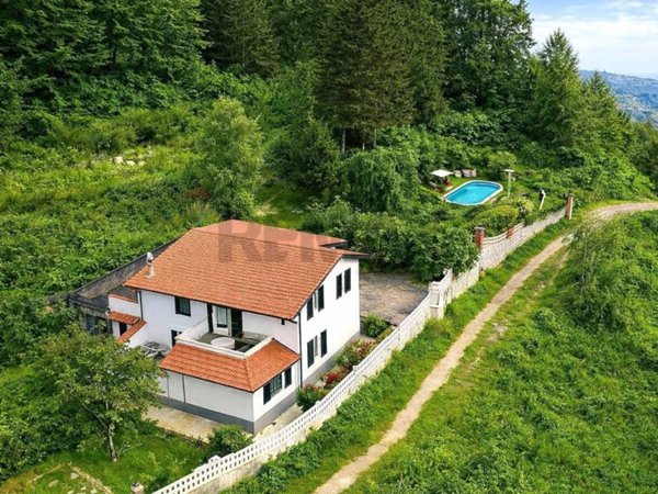 casa indipendente in vendita a Calice al Cornoviglio in zona Bruscarolo