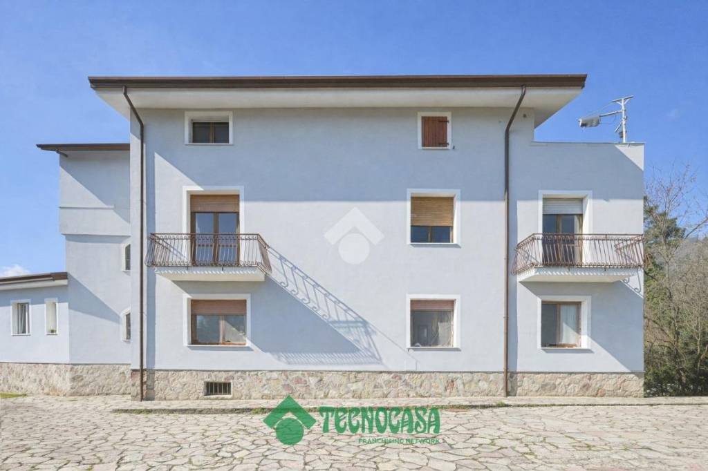 appartamento in vendita a Calice al Cornoviglio in zona Madrignano