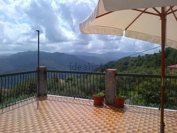 appartamento in vendita a Calice al Cornoviglio in zona Madrignano