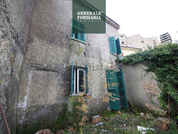 casa indipendente in vendita a Calice al Cornoviglio in zona Madrignano