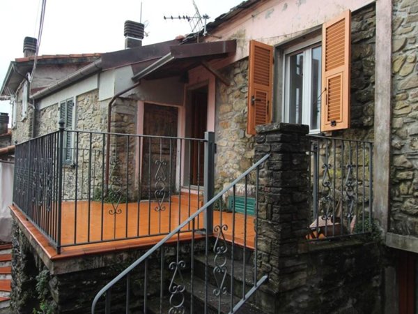 appartamento in vendita a Calice al Cornoviglio in zona Madrignano