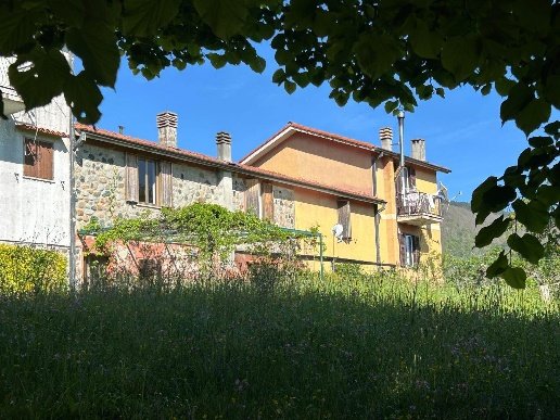casa indipendente in vendita a Calice al Cornoviglio in zona Villagrossa