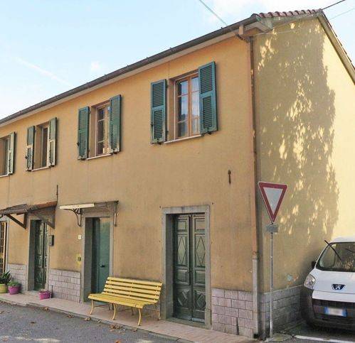 casa indipendente in vendita a Calice al Cornoviglio