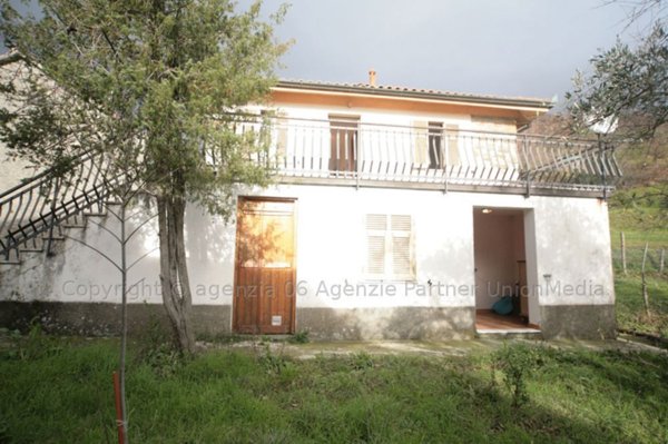 casa indipendente in vendita a Calice al Cornoviglio