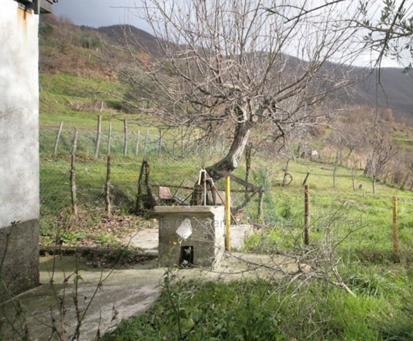 casa indipendente in vendita a Calice al Cornoviglio in zona Villagrossa
