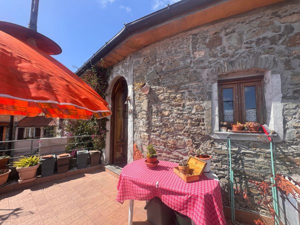 casa indipendente in vendita a Calice al Cornoviglio