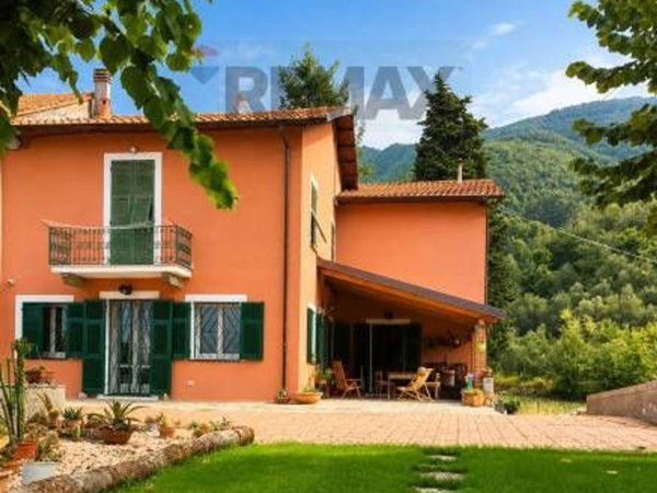 casa indipendente in vendita a Calice al Cornoviglio