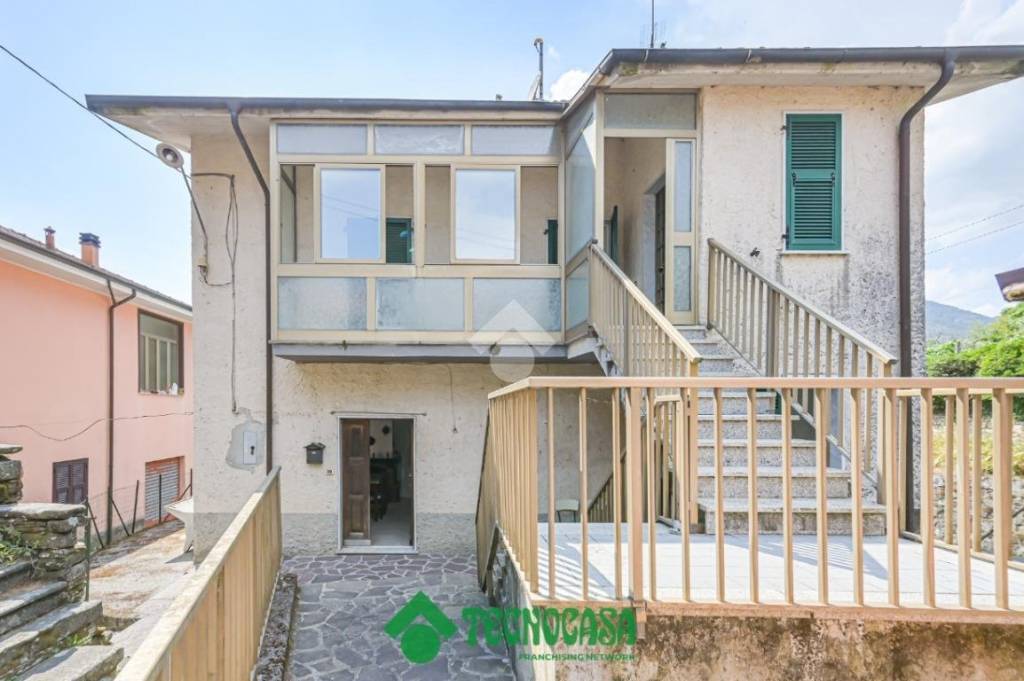 casa indipendente in vendita a Calice al Cornoviglio