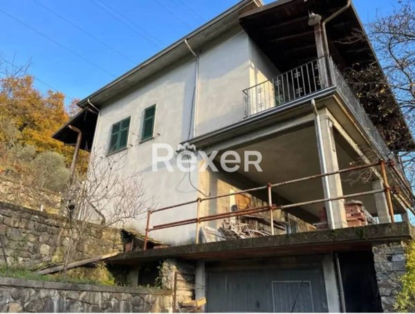 casa indipendente in vendita a Calice al Cornoviglio in zona Madrignano