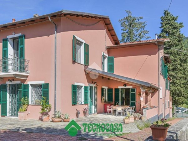 casa indipendente in vendita a Calice al Cornoviglio in zona Nasso