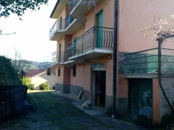 appartamento in vendita a Carro