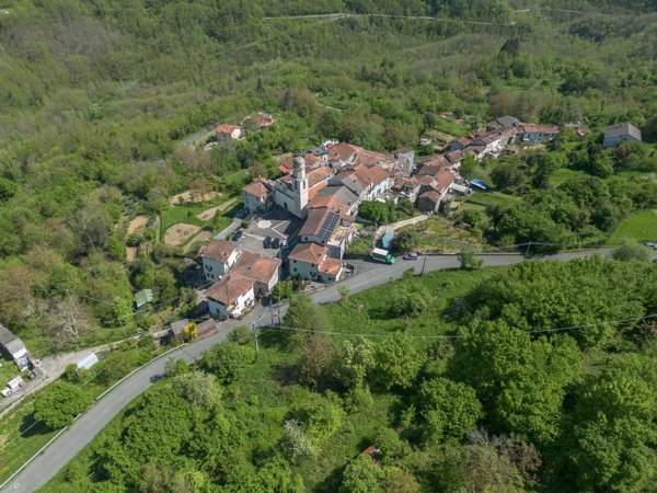 rudere in vendita a Carro
