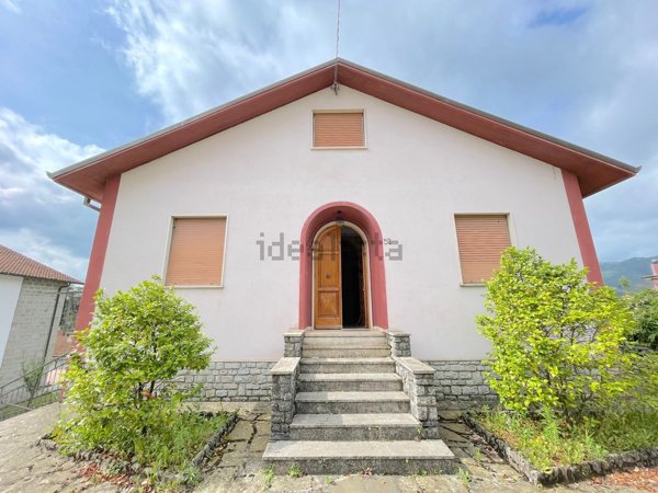 casa indipendente in vendita a Carro