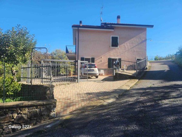 casa indipendente in vendita a Carro