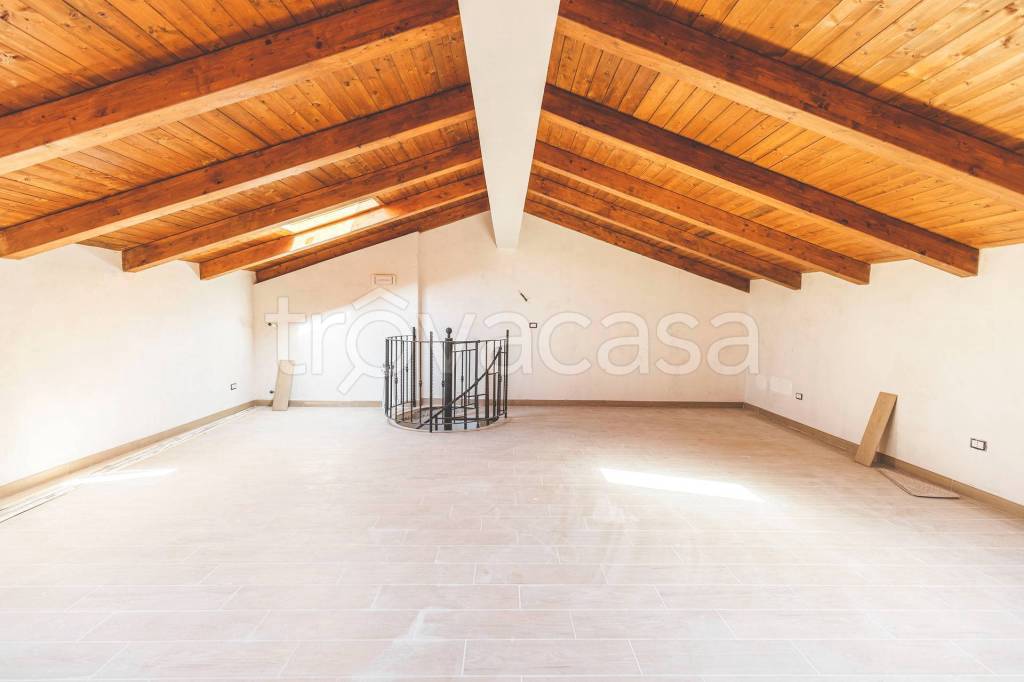 appartamento in vendita a Carrodano in zona Mattarana