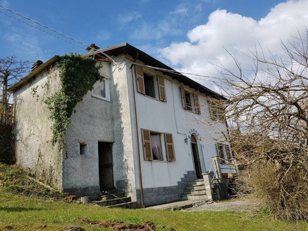 casa indipendente in vendita a Carrodano