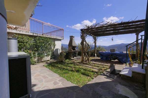 casa indipendente in vendita a Carrodano in zona Carrodano Superiore