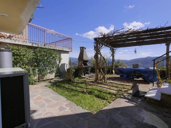casa indipendente in vendita a Carrodano in zona Carrodano Superiore