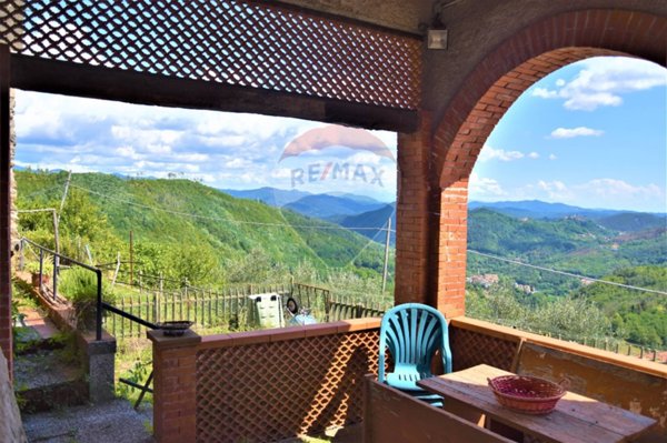 casa indipendente in vendita a Carrodano