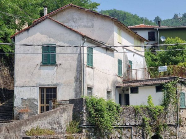 casa indipendente in vendita a Carrodano