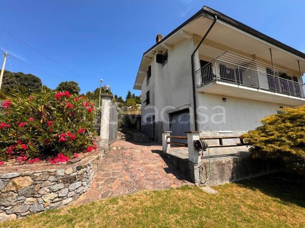 casa indipendente in vendita a Carrodano in zona Mattarana