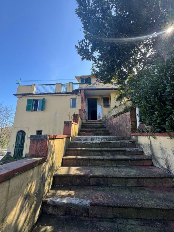 casa indipendente in vendita a Carrodano