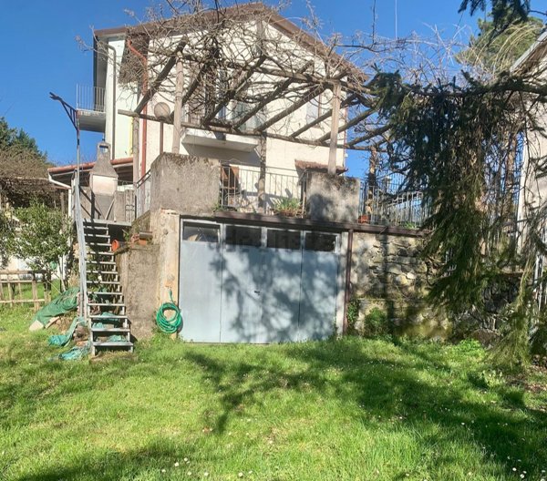 casa indipendente in vendita a Carrodano