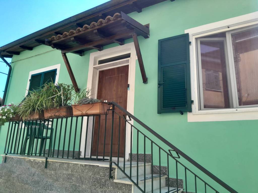 casa indipendente in vendita a Carrodano in zona Carrodano Superiore