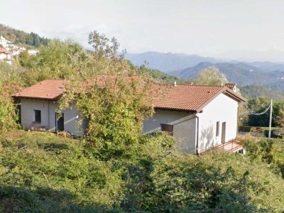 intera palazzina in vendita a Carrodano in zona Mattarana