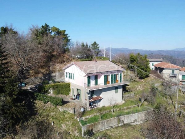 casa indipendente in vendita a Carrodano in zona Carrodano Superiore